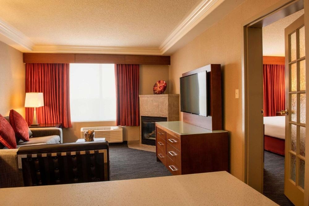 Radisson Hotel & Suites Fort Mcmurray